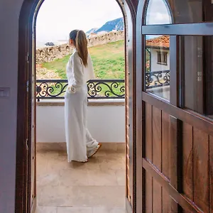 Diffuso , Inside Castle Albania